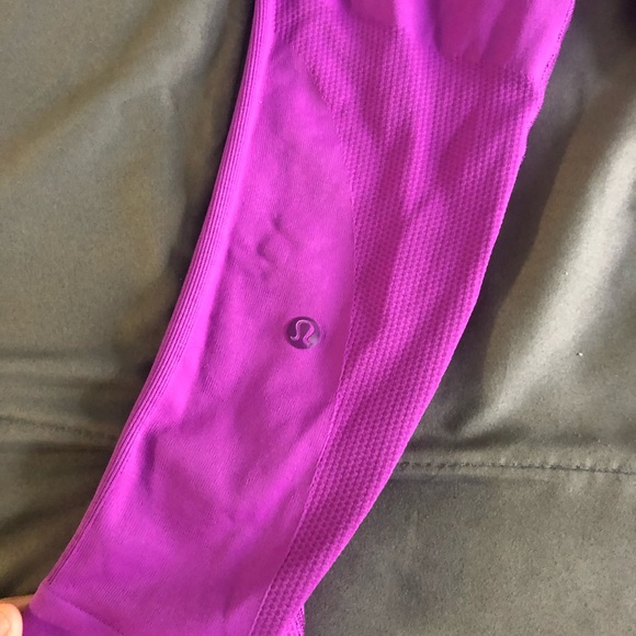 Two lululemon crop leggings - Picture 5 of 5